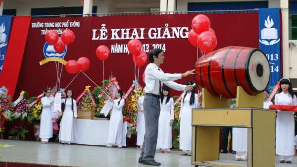 Trường THPT Trần Nguyên Hãn tổ chức Lễ khai giảng năm học 2013-2014