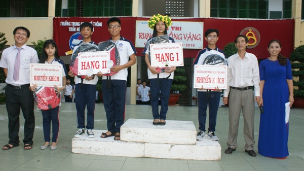 Trường THPT Trần Nguyên Hãn tổ chức Hội thi Rung Chuông Vàng - chủ đề “Môi trường” năm học 2016-2017